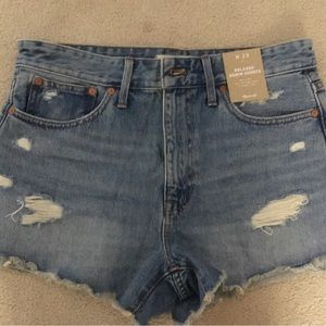 Madewell relaxed denim shorts in renfield wash.  Destructed edition